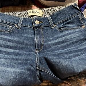 Ariat Mackenzie Real Abby Straight Leg size 31R jeans washed and tried on